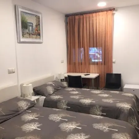 Rooms H Skyline-2